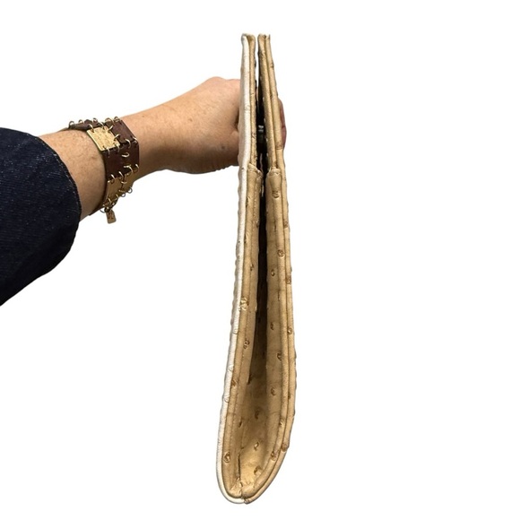 Geometric Black Cream Faux Ostrich Embossed Classy Clutch - Picture 7 of 11